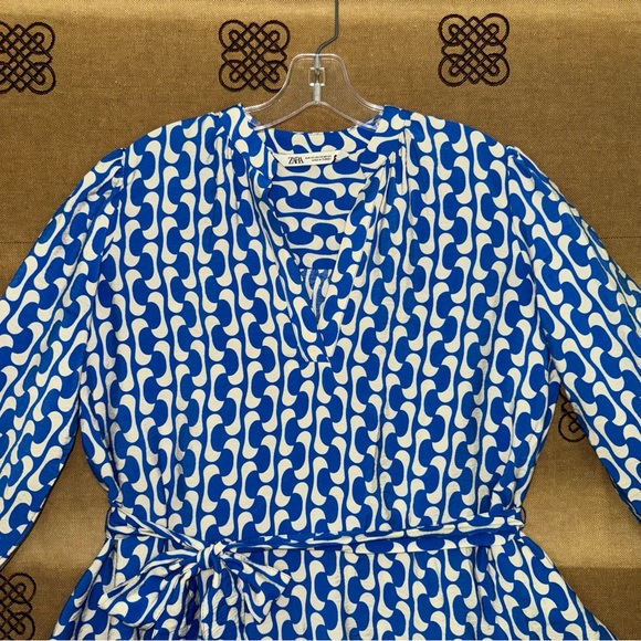 Zara Blue/White Geometric Belted Mini Dress Size XS
Excellent Condition - Picture 7 of 16